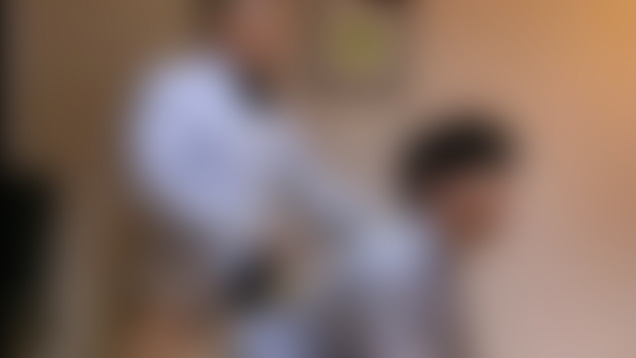 外回りのサラリーマン達がホテルで待ち合わせ sample 1