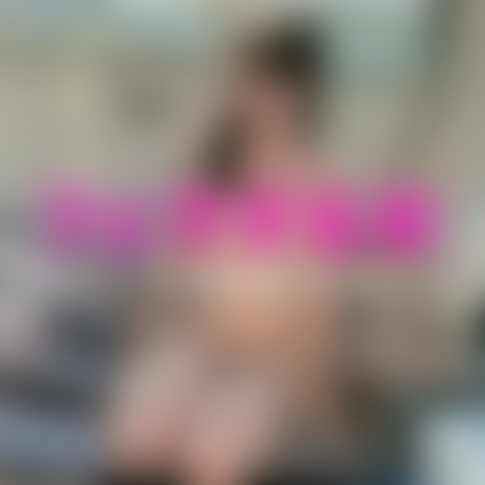 「貧乳ちゃん！祝初！車内で口内発射！」　
フェラする女　FSO-040


アプリで出会った、貧乳ちゃん。

一見真面目女子なのですが

頭の中はエロ妄想でいっぱいで、毎日寝る前のエロ動画鑑賞はかかせないのだとか。

経験はまだほとんどなくて、〇ンポに興味津々。

いいですね！パンツの中の勃起棒を握らせると、顔を赤らめるところなど最高です！

車の中も、もちろん初めてで、濡れ濡れでした（笑）

心行くまで〇ンポをいじらせてから、初の口内発射へ！

思ったよりも苦かったようで、困惑した顔が最高でした！ (2/2)