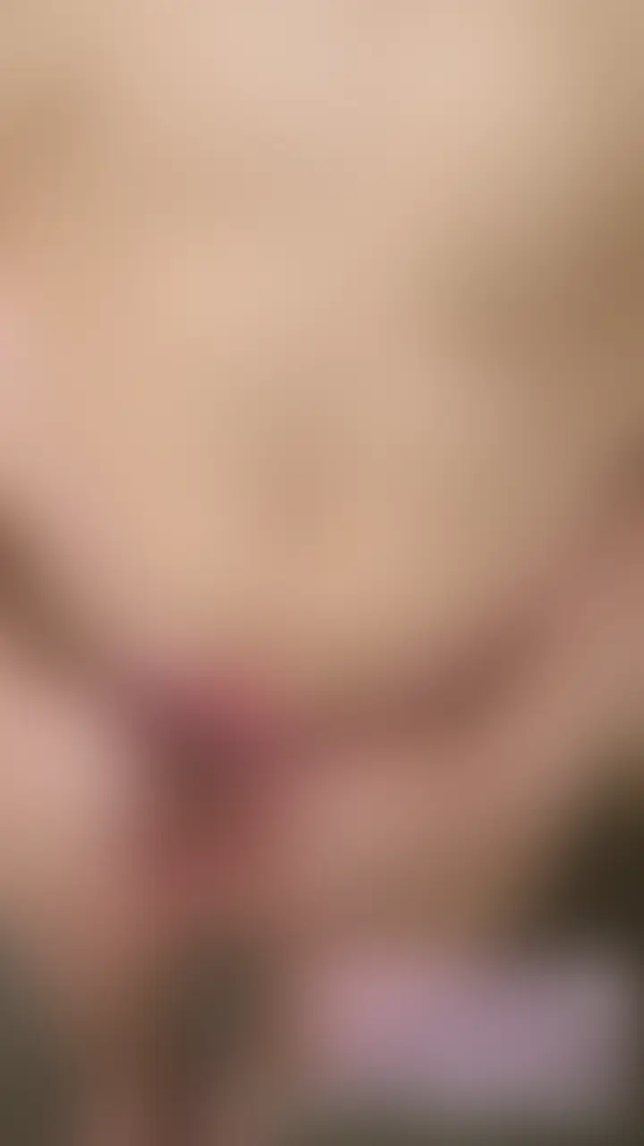No.002 サユミ(??)学生(過激未公開映像)
やっぱりあの後…めちゃくちゃエッチな事してました💦ローターで感じた後触られて…今度は電マで何度もイカされて…制服に着替えてもらったら今日の下着の撮影をお願いしてまた脱がして下着チェック👀✨撮るのはダメだけどそのままベッドで…😍彼女も絶対に見せてはいけない部分以外は何とかOKもらえました✨
ぜひ、いいねと保存、コメントお願いします。
SNSもBANされること多いのでぜひ拡散してください。 (2/2)