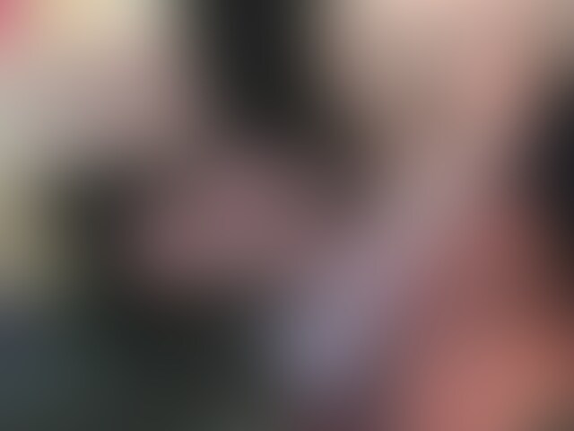 女子○○の上履き責め
大人気作品の復刻です、もちろん本編顔出しあり。
今回美女のみきちゃんが中古の本物○○○が履いたくさーい上履きでM男の顔面踏み躙り。
ミシンペダルを顔面に置き、ペダルごと踏んだり、ほっぺが赤く腫れあがるほどs左右に踏みにじったり、もちろん上履きのきったなーい靴底を舐めたり、、M男にとってはいたせりつくせりの大ご褒美。
靴底を舐めすぎて靴に血がついてもお構い無し。
パンちら全開で踏みまくっています!
女子○○の上履き責め (2/2)