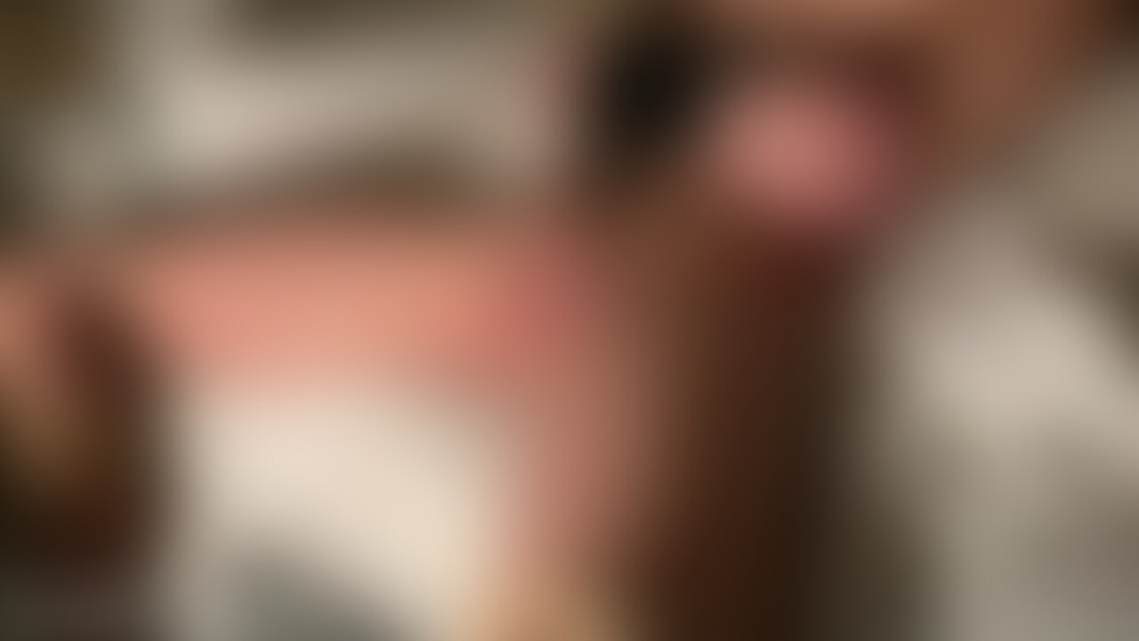 気持ち良すぎて手が空切ってるの可愛い。 sample 1