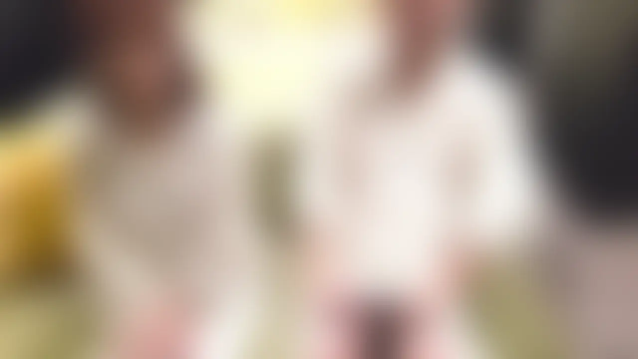 アパレル店員女子Rちゃん!誰もが羨むほどの美人ですがそんな彼女も意外とエッチが大好き。テクもさながら、我慢できず過去最短で発射してしまいました😂
プラン加入頂けると本編では顔出し公開しております👅 (2/2)