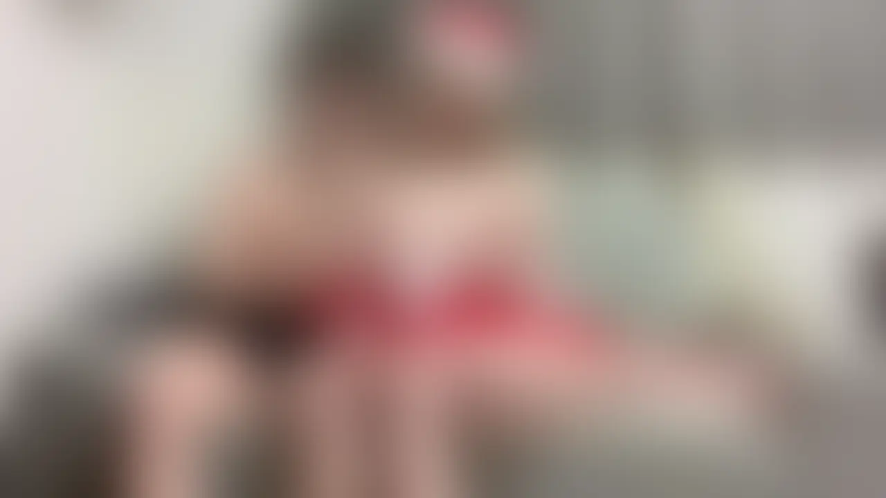 【目出し】聖なる夜の日に色白のえっちなギャルのサンタさんがえっちなプレゼントを届けに来てくれたので生おちんぽでお返しの分からせせっくすしてきました、、
強気の見た目とのギャップで気持ちよくなるたびにピースしたりオホ声出しながら潮吹きしたりイきまくってる姿がえろすぎました。。
最後はお口にぶっかけてごっくんさせて躾けてきちゃいました
・うるちゃん(X:@ulu00_l)
・X(Twitter)フォロワー2万人超え
・19歳
・ギャル
・ドM
・大っきいおちんぽと濃い精子だいすきな変態 (2/2)