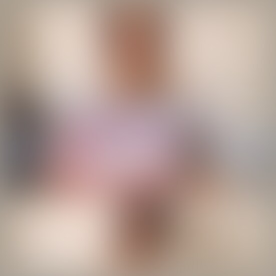 右上の『♥️いいね』『🔖保存』を押してから見ていただけると嬉しいです。
┈┈┈┈┈┈┈┈┈
YouTubeで動画撮りながら
昔付けていたクタクタになった下着は処分しようかなって思って
整理していました👙
最近フォロワーさんから可愛い下着💕をたくさんいただいて・・・
贈り物とともにいただいたメッセージカードを
読み上げながら・・・
気持ちが高ぶっちゃってオ◯ニーしちゃいました///
部屋の壁が薄すぎて
近所の人にバレちゃったかな🙈💦
ドキドキしながらも
最後までしちゃいました///
実家のトイレでこっそりとオ◯ニーしちゃった動画はコチラです㊙️
https://myfans.jp/posts/f1d5b7bf-f6d6-4fe0-8d01-2fc5b2036599 (2/2)