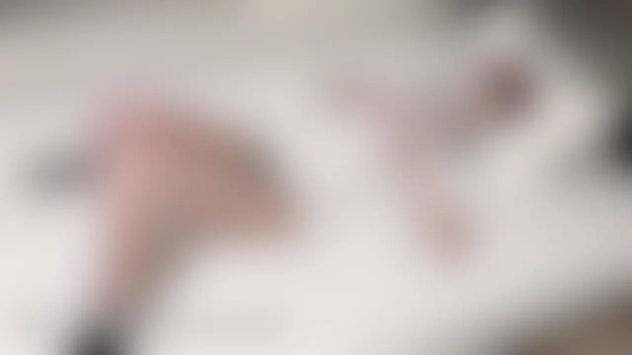 こんばんは🌙
アラサーぼっちOLのさおりです。
すぐ乳首ビンビンで、おまんこはびしょ濡れになっちゃった😳💦
指で気持ちいいとこ攻めまくったら、大放出しちゃったよ…🥹💓💓 (2/2)