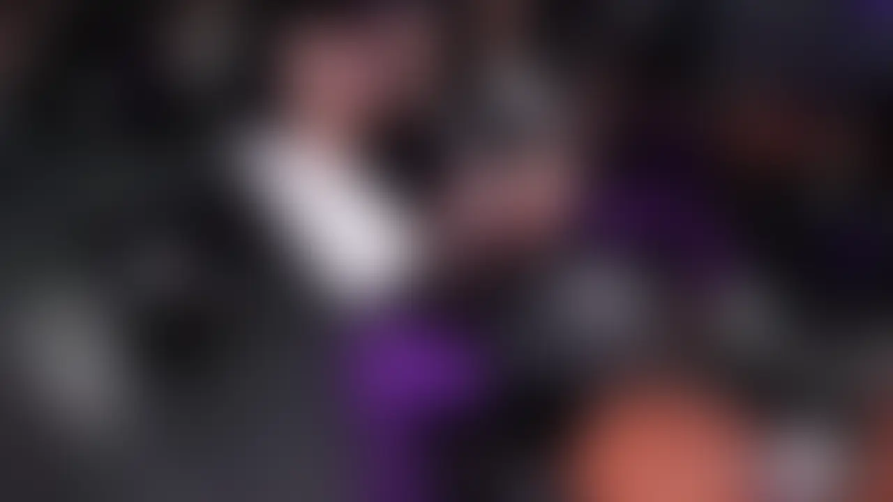 絶叫注意⚠️腹ボコ拘束ピストンマシンでアクメ地獄😵💫💘
全体アングル・マスク顔出しバージョンです❣
拘束された状態でピストンマシン操作されて
過去一絶叫かましてる動画です\(^^)/
鏡張りのThe!ラブホテル!🏩な空間で
拘束椅子に座ってまっったく動けない状態で
ピストンマシン……
スイッチ1つで人ってこんなに
壊れちゃうんだなぁと実感しました……
間違いなく過去一絶叫してます💦💦
うるさくてほんとごめんなさい🙇🏻♀️
(編集してる自分ですらうるさくてミュートにした笑)
最初ゆるゆる~っとした雰囲気でのスタートなんやけど
動かした瞬間からきもちよすぎて💦
やば…って思ったらそのまま言ってたよね。
おま〇こが締まってマシン止まるのが分かるから
がんばって力いれようとしたりするけど
太刀打ちできなくなってきて最後はもう…💦💦
イッた後とかお腹脱力してる時に
ボコッボコッてなってるのが
すっごいえっちでお気に入りポイントです🫶🥺 (2/2)