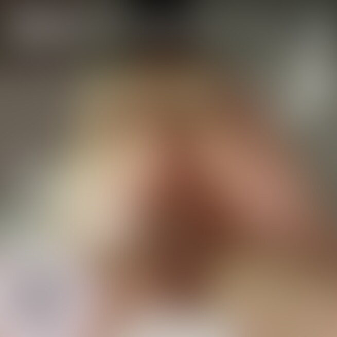 裏垢女子ちなぴちゃん③
鬼の鬼頭責めと杭打ち騎乗位で○○○を壊されるぼく+負けじとハメ潮
「可愛い〜☺️」と止めるどころか加速する手コキ。
竿を鷲掴みしながら両手で涎まみれのちんぽ全部虐められてダウン寸前。
そしてでっっっっかいぷりぷりお尻の杭打ちピストン。
精液搾り取るための激シコ安産型。
騎乗位で逆に気持ちよくなりすぎて綺麗な放物線の潮を吹いて身体ぐしょぐしょ。
こんなの性獣ですわ🤭 (2/2)