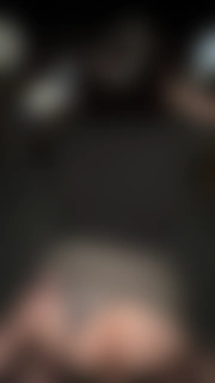 【旦那さんごめんなさい。仕事の帰りにセックスしてしまいました。】
相性が良すぎて離れられない人妻ななかとの記録。
-----------------------------
ななか「仕事のあとちょっとしか時間ないけど会える?」
「日によるけど何日?」
ななか「水曜だけど1時間ぐらいしか時間ないの。この前したの忘れられなくて一人じゃ我慢できないの」
「場所はどうする?」
ななか「申し訳ないけど○○駅(ななかの家の最寄り)まで来てほしい、旦那の帰り早いから、ごめんね?」
-----------------------------
※プレイは全て同意済みの内容です。
※同意済み、成人年齢確認済み(身分証保管)
※転載禁止
-----------------------------
#巨根
#ハメ撮り (2/2)