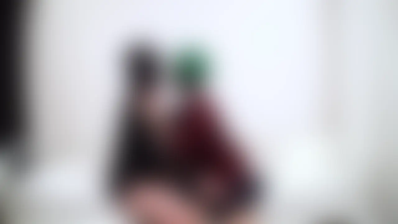 【本編顔出し】20歳のコスプレイヤーがオタ活資金のためにP活【中出し】

乳首舐めからフェラ玉舐めアナル舐めと口で奉仕させ
口内に発射してごっくんさせました
M字開脚でパンツ越しにクリを触ると徐々に感じて可愛い声を出してました
四つん這いにさせ電マ攻撃開始して再びM字開脚で電マとバイブで責めたらイッちゃいまいした
ベッドで正常位で挿入からバックでも突きまくり
背面騎乗位から対面騎乗位と下から突き
最後は再び正常位で中出しでフィニッシュ！
反応見ながらそのまま流れで進んでいく感じです
上に乗ったときの反応とかも結構よくて
最後までそのままの流れで続いてます
全体的にリアルな空気感残ってる内容なので
こういう流れ好きな人は合うと思います 👍

※出演者を特定するコメントはやめてください 
※身バレした時点で動画を削除します
※予告なしで削除する可能性もあります
※コピーや転載はおやめください著作権の侵害は
10年以下の懲役又は1000万円以下の罰金が課せられます

禁止事項に抵触した場合は通報後に弁護士へ相談し
情報開示損害賠償請求します
情報開示後の示談の交渉には 一切応じません (2/2)