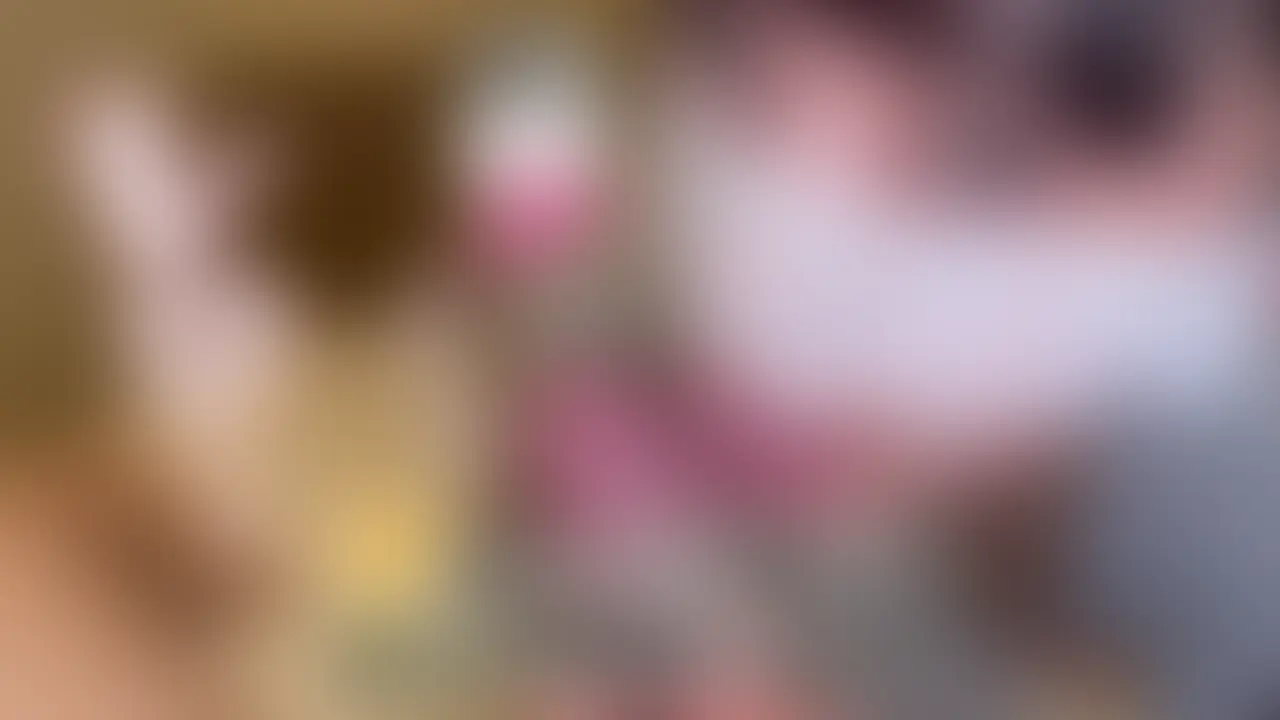 皮被り包茎おちんちんの皮を
ゆっくり剥いてお口のカリのお掃除をさせていただきます。
こんな美女がエロすぎるフェラチオ！
そしてなんだこのエロすぎ下着は！？ (2/2)