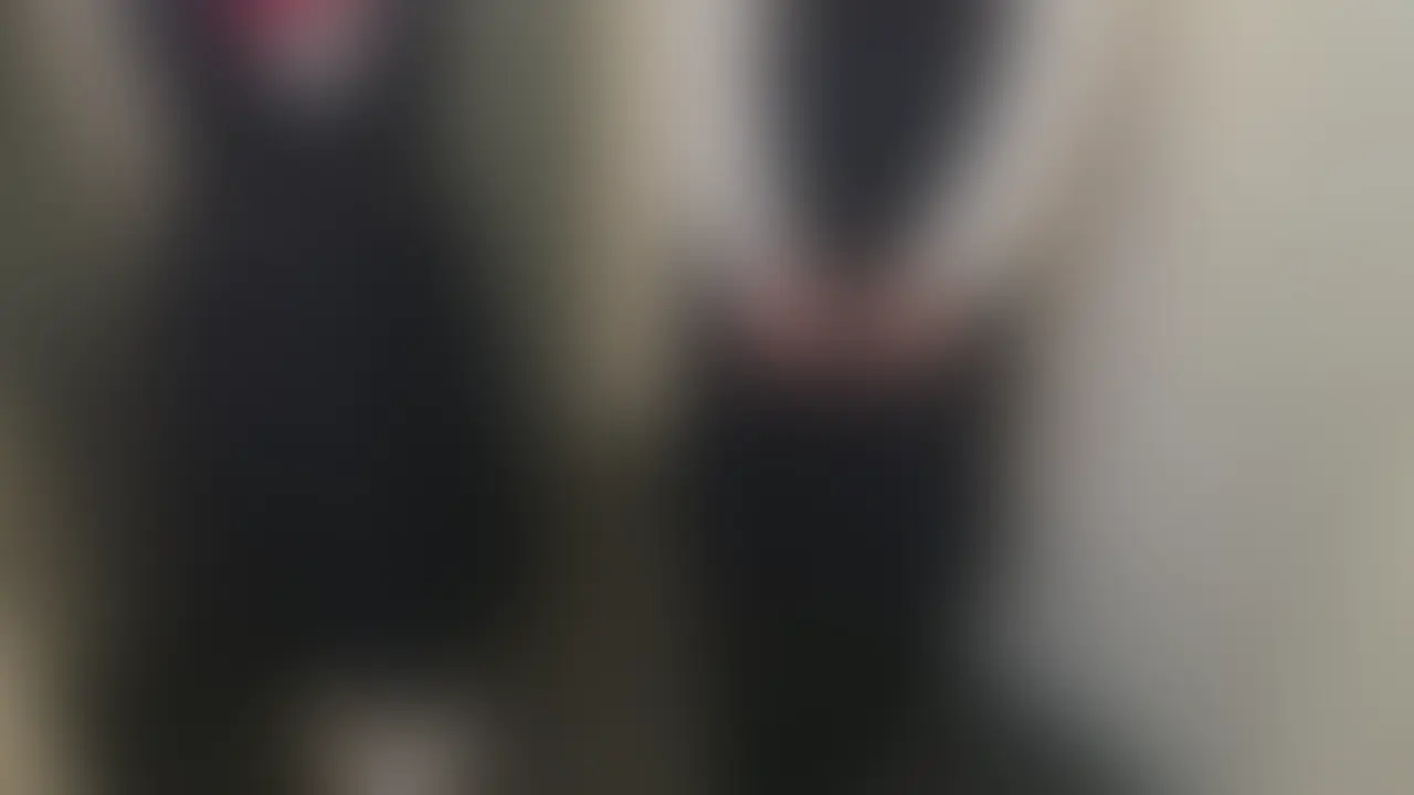 女子〇生りおちゃんが大好きなおじさんの元へ、親友のさなちゃんhttps://x.com/kei_sana_
を連れて遊びに来ちゃいました!好奇心旺盛な二人がおじさんの部屋でエッチな秘密を共有。最初は恥ずかしがりながらも、すぐに淫らなスイッチが入って…。おじさんの太くて逞しいチンポを交互にしゃぶり、競うようにフェラチオ。
パイパンまんこを広げて指マンされながら何度もイキまくり、
ついに二人同時に生挿入!激しい3Pセックスが始まります。正常位、バック、騎乗位と体位を変えながら交互に突かれ、
可愛い喘ぎ声が部屋中に響き渡る。
最後は中出しフィニッシュ!
おじさんの濃厚精液を子宮にたっぷり注がれて悶える女子〇学生。
りおちゃん&さなちゃんのWパイパン女子〇学生3P中出し!
親友同士で乱れまくる、濃厚で淫乱な〇学生3Pをお楽しみください! (2/2)