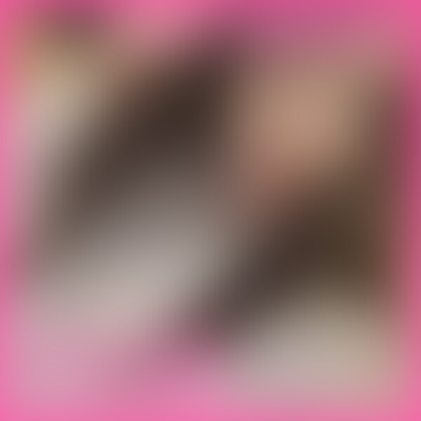 ヤりながら追加ち●ぽを呼び出しまくる淫乱女とハメまくった映像です。

先輩という先輩をハメ食い散らかし、精液を搾取しまくっています。
フェラ中に別の先輩に電話をして呼び出し、1回戦が終わってから3Pで交尾を始めました。

風呂でもさらにチ●ポしばいて、また男を呼び出してセックス。
次から次に呼び出しやがって、デーモンハ●ドかよこいつは。
中出しされようともひるむどころか、精子を子宮で飲むことで体力を回復しているとしか思えません。 (2/2)