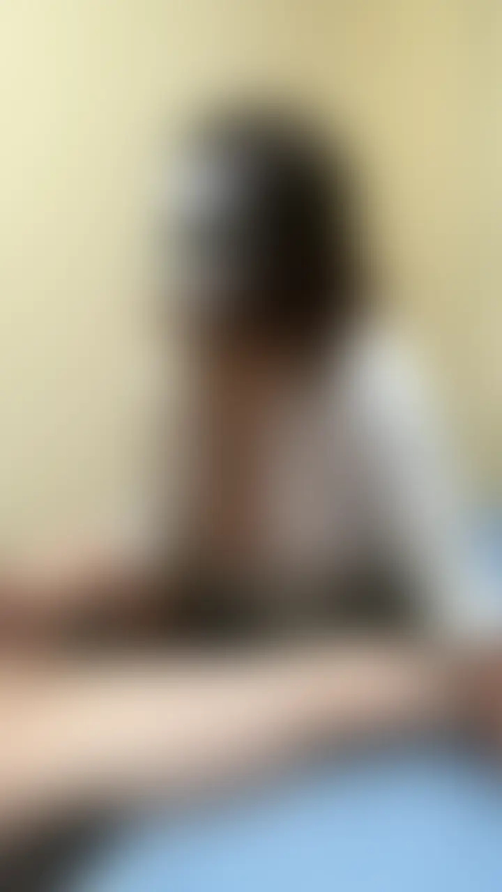 制服コス×Icupギャル♡
はちきれそうな爆乳痴女の手コキがたまらない♥
イッちゃダメ♡なギャルがえろすぎる♡ (2/2)