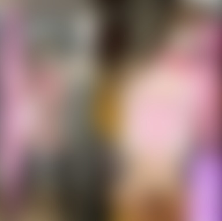 嬉しいことに大好評だった初めての『えっちTok💕』の、続き・・
ももちのお気に入りの黒いバイブをおま⚪︎こに仕込んでダンスしてたら、バイブの振動がビクビク・・ずんずんっっ//////
・・Gスポットなのかな..ももちの気持ちいいとこに響いちゃっておまんこきゅうきゅうに締め付けながらもう限界で💦
立ちオナしながらイっちゃったんだけど、バイブを抜く瞬間にやってしまいました。。大量のお潮なのかお漏らしなのかどっちかわからないものが思いっきり出ちゃいました。。💞恥ずかしい・・
そのあとは、固定ディルドで騎乗位。
Gスポ攻めるのも好きだけど、ももち実はおま⚪︎この入口も擦れるの大好きで。。腰をくねくねしながらいっぱい気持ちいいところにグリグリしちゃった。。
レンタルスタジオで声を潜めながら頑張って撮りました\(//∇//)\
お漏らしの瞬間は真下からスマホで撮ってみたから、実際に浴びてるみたいですごい迫力かも💦音もビチャビチャえっちぃから、聴いてみてね////
本物のおちんちんだったらどうなっちゃうんだろう・・🥺💦 (2/2)