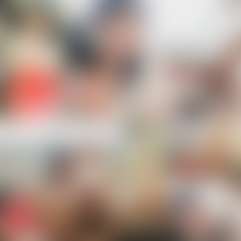 ※サムネではボカシが入っていますが本編では顔出ししています
今回は最初に言っておきますが、
女の子にイジワルされたいという男性向けです。
そういった趣向の人にとっては刺さる=ヌケる内容になっています。
すでにファンが多いめぐちゃん(普段は地下アイドル)ですが、
彼女が得意とする「甘やかし系淫語」もたっぷり披露してもらいつつ、
今回は勃起したち○ぽにローターを固定して
焦らし→ご褒美→寸止めを延々とループするという、
「射精コントロール」の要素もプラス。
そして、まだまだあどけない若○○○に
おじさんがいいように弄ばれるという立場的格差と、
めぐちゃんは服を着てて僕だけ全裸、いわゆる「CFNM」という
個人的に堪らないシチュエーションも加わって、
こういうのが好きな人にとっては
感情移入できるものになったのではと思います。
ひたすら淫語を浴びせかけられながら何度も寸止めをされ続けると、
ち○ぽだけじゃなく脳みそまでジンジンと痺れてきて快感が侵食し、
何でも言うこと聞いちゃう玩具へと完堕ちするんです。
で、最終的には「お願いだからいがぜでぐださい~」
って情けなく哀願してしまう。その快感といったらもう…
たっぷりと濃厚ザーメンを発射する瞬間の、
めぐちゃんの嬉しそうな表情。
愛おしそうに頑張ったち○ぽを見つめる眼差しにも
そこはかとない愛が溢れています。
イッたというのに「でも(スイッチ)切らないんだな~w」
と笑顔でイタズラしてくる姿も、さすが分かってるって感じです。
完全に主従関係出来上がってます。
最後まで絞り出した後は、
そのザーメンを手のひらでネバネバして遊んだり、
匂いをかいで「濃い匂いする♪濃い匂いする♪」と喜んだり、
無邪気さを披露するところも無邪気系痴女って感じで最高。
最後の最後まで可愛いです。
性癖を同じくする同志の皆さんはもちろん、
コチラの世界にちょっと興味があったり、
受身系で痴女モノが好きな人たちにも是非見てもらいたいです。
*-*-*-*-*-*-*-*-*-*-*-*
■動画情報■
【表示サイズ】1920×1080
【収録時間】14分19秒
【ビットレート】6000kbps
【拡張子】MP4
*-*-*-*-*-*-*-*-*-*-*-*
■注意事項■
・この作品は、私「kei」によって作られた、完全オリジナル動画です。
・作品に登場する人物は公的身分証で20歳以上であることを確認し、
撮影の同意書にも記入、押印してもらっています。
・2次使用、第3者への譲渡、転載、転売等は固く禁止します。 (2/2)