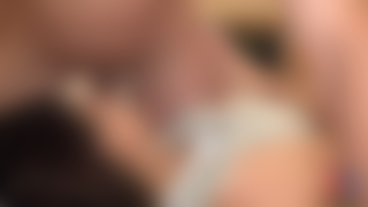 入れて・・と耳元で言われたら・・・もちろん!292
まずは手コキされながらキスから開戦です。
嫁は愛撫好きですが、我慢できずにすぐに濡れてしまい、
「入れて!」と悲願してきます。
と言うことで早速挿入しちゃいます。
騎乗位好きな嫁は巧みな腰使いで何度もオーガズムに達します。
この作品の騎乗位シーンはカット少なめですので、
オーガズムに達した嫁がすぐに腰を振る様子がわかると思います。
ほんと淫乱ですw
正常位から種付プレスも感じまくり!
松葉崩しでイかせてからの寝バックで
イヤラシイ音を出しながらピストンで突きまくります。
フィニッシュは寝バックの高速ピストンから背中に射精です。
<プレイ内容>
正常位、種付プレス、松葉崩し、バック、寝バック、射精
サイズ:HD 470MB 約19分 (2/2)