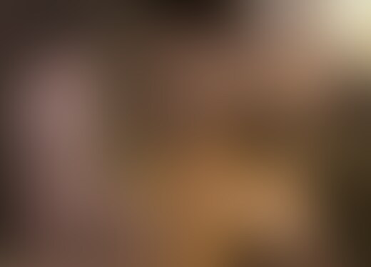 この子は23歳でクラシックバレエをされている女性でした。
スラっとした細身ながらもしっかりと筋肉のあるしなやかな身体つきをされております。
まずはいつも通り背面をオイルたっぷりでマッサージしてあげます。
座らせて後ろから入念にお胸のマッサージ。
「これは…何か効果あるんですか…?」と少し困惑されておりましたが、マッサージの効能を説明するとご納得いただけたみたいでした。
○○○のようにかわいらしくハリのあるお胸の乳腺に沿ってゆっくりと揉み上げて流していきます。
リラックスしてもらえるように雑談を交わしておりましたが、乳首に指がこすれる度にどんどんと硬く勃起してくるのが分かります。
乳首を指でキュッと摘まんであげると身体をビクっと反応させつつも「ちょっとくすぐったいですwくすぐってますか?」と疑っておりましたが、毛細血管を通じて老廃物を流す施術ということをお伝えすると納得していただけました。
ピンク色の乳首が少しずつ硬くなり、切なげな表情を浮かべながらマッサージに浸っております。
仰向けに寝かせてからさらにお胸の形を整えつつ、鼠径部のリンパもゆっくりと流してあげます。
指先が股間の中心部に近づくと身体をくねらせながら気まずそうにされておりました。
紙パンツの中に手を突っ込んで両側の鼠径部を内側からマッサージしてあげると「パンツの上からじゃできないんですか?普通のマッサージですよね?」と非常に不安げな様子です。
鼠径部をほぐすことによって身体が柔らかくなるのでクラシックバレエにも生きてくると説明してあげながら中心部を少し触ってみると既に愛液がぐちょぐちょに溢れ出しているではありませんか。
「そこ…違いませんか?あの…ちょっとやめてください…」と言葉では抵抗しておりましたが、愛液とオイルでヌルヌルになっているクリトリスを擦ってあげると徐々に恍惚としたお顔になっていきます。
さらに膣内に指を挿入してクリを同時に弄ってあげると、ついに我慢できなくなってしまったようにいやらしい喘ぎ声を出しながら感じてしまっているようでした。
Gスポットに指を這わせ激しく擦ってあげると、口元を抑えながら身体を痙攣させて絶頂してしまいました。
彼氏はいないと言っておりましたので、優しくキスをしながら私の硬くなっている○○○を触らせてあげ、ゆっくりと口元に近づけていきます。
「なんで…?どうしてですか…?」と状況が理解できていない様子でしたので、少々強引に身体を抱き寄せてカチカチの○○○を咥えさせてあげました。
彼女は言葉では拒否しておりますが、身体は私の○○○を欲しがっていることは分かっておりますので、紙パンツを脱がして奥までしっかり挿入してあげます。
「え?待って!待って…あぁ…ん!」と挿入と同時に切なげな喘ぎ声を漏らしながら快楽の渦に飲み込まれてしまいました。
子宮に擦り付けるように腰を動かてあげると口元を抑えて激しく漏れ出る喘ぎ声を抑えるようにしながら身体を痙攣させて絶頂してしまったようです。
バックで激しく突いてあげると「こんなことしたくなかった…」と自らの欲求を否定しながらも何度も激しく絶頂しております。
騎乗位になると私に身体をグッタリと預けながら「気持ちいい…ダメ!イっちゃいます!」と自らも腰を動かして快感を貪っておられました。
私も興奮してしまい最後は正常位で、お恥ずかしながら大量の精子を彼女の身体中に発射してしまいました。 (2/2)