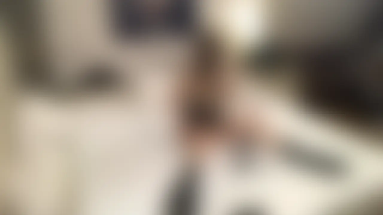 だんなちゃんと散々エロい事した後だけど、まだムラムラしちゃって撮影の合間にこっそりオナニー💕 (2/2)