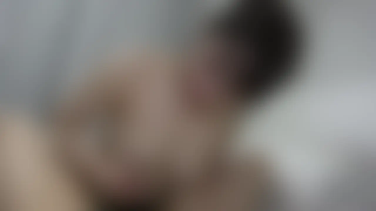 ふわふわFカップむっちりボディ「さとみちゃん」26歳の
メガネを掛けてもらってのフェラｘ手コキ動画② (2/2)