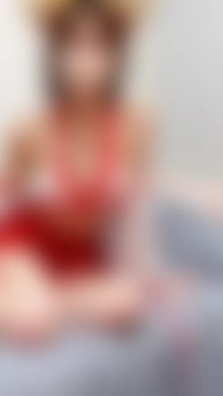 セクシー巫女姿で初めてのディルドです😳 (2/2)