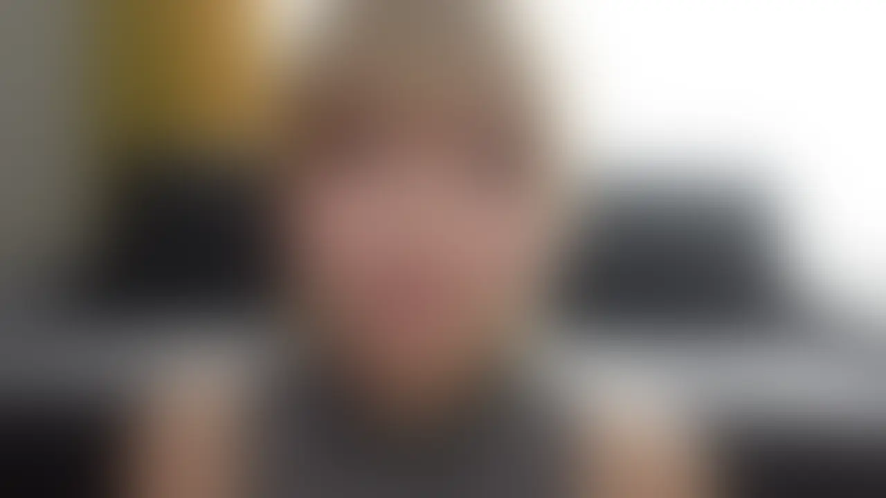 こちらは、全編ぼかしの入った動画です。 雰囲気をお楽しみください🥰
【匿名度AA：トップシークレット！】表参道のフラワーデザイナー(人妻)が涙とヨダレをだらだら垂らして悦ぶ深イキ喉奥ごっくん　

喉でチ●ポを感じたい💕

こんにちは、ど素人ポルノ@麗子です。

今回のAVごっこは
表参道でフラワーデザイナー💐している
お友達のTちゃんのえち動画🔞です。

クリエイティブなお仕事をされているだけあって
おしゃれなファッション👗と派手なルックで
とっても目立つTちゃん。

ただ実際は、
長くてスプリットな卑猥ベロ👅で
男性に奉仕するマゾ奥さまなことは
コチラの乱交で証明済みなんですけど…

https://myfans.jp/account/posts/e9a20593-748a-4cde-8265-bffe2d1ecf17
↑【匿名度AA：トップシークレット！】】ご奉仕奥さん@表参道が参加者すべてに奉仕する変態ベロ舐め8Pごっくん乱交！

舌や口内に指を這わされイラマチオの準備を整えると、
アナルディルドまで喉奥に突っ込まれて涙目🥹になってしまうTちゃん。
凶悪な極太肉棒👺を口腔へ激しくピストンされると、鼻汁や涎を垂れ流して悶絶してしまうのです。
クライマックスは喉奥への射精を受けて…。 (2/2)