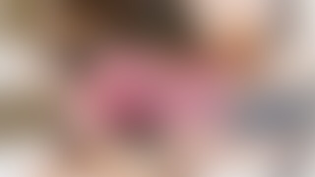プレゼントでいただいたサテン手袋をつけてハメ撮りしてきました🫶
最初は手コキで彼のことを責めてたけど
後半はビッシャビシャになるまで潮吹きしたよ🐳
イキまくって内腿の震えがやばかった🥺
正常位中に自分の顔にかかるほど大噴水潮吹きしました⛲️ (2/2)