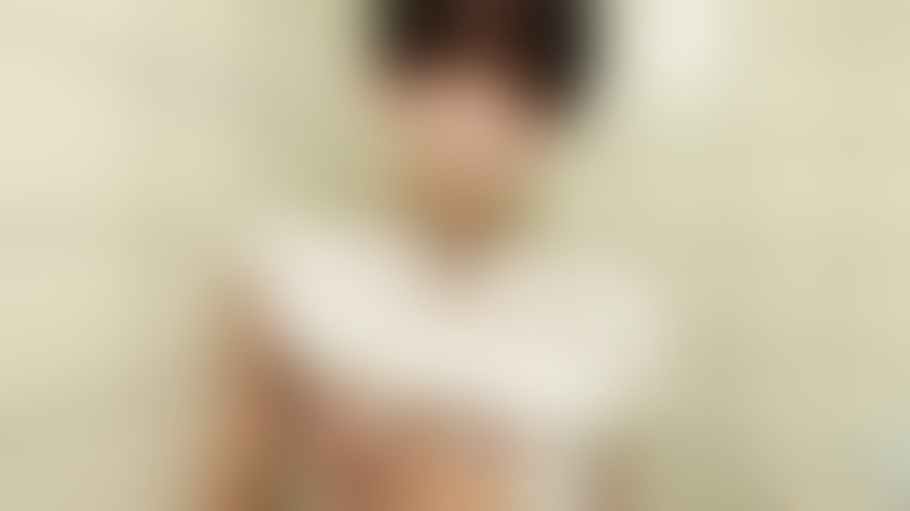 【完全顔出し】
男子トイレ内に2人で潜入。
チンポしゃぶってもらって大変気持ちよかった
声を出せない状況ってなんかエロイですよね!
隣に人がいたりしたらヤバいけど♡
ご要望などありましたらいつでもDM下さい。
常に募集しておりますので( *´艸`) (2/2)