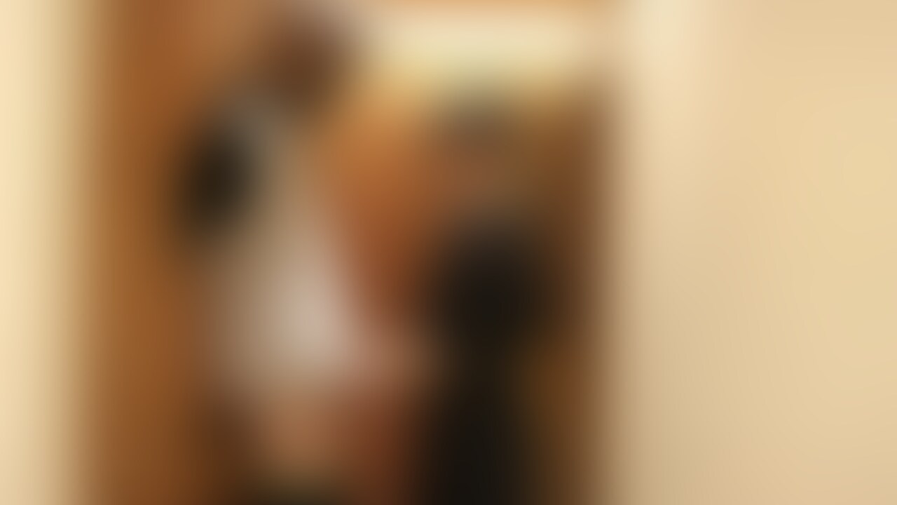 壁に手を縛られてドSお○○○さんにされるがまま身体中弄られ搾り取られてく。 sample 1