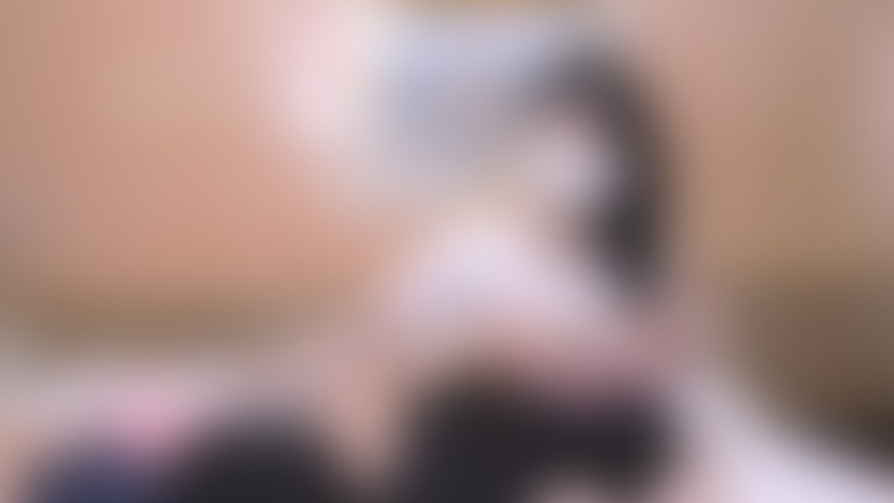 有名素人コスプレーヤーGカップマスク女子ゆめちゃんに授乳手コキしてもらいました。
「そんなにおっぱい好きなんだ?」
「おいしい?いっぱいチュパチュパして」
「先っぽからエッチなお汁が出てるよ」
「ローションいらないぐらい先っぽヌルヌルだよ」
などと優しくおちんちんをなでなでしながら授乳手コキしてくれます。やはり授乳手コキこそ、この世で一番の癒しです。 (2/2)