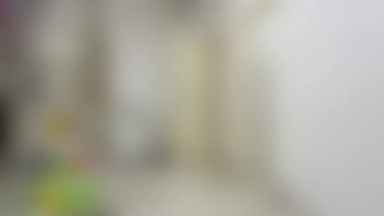 コン◯ニで見せ付け全裸露出オナニー sample 1