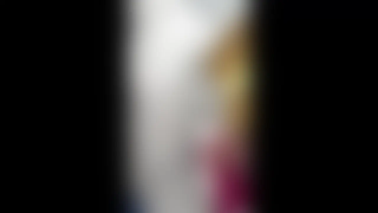 🔥目出し本編🔥京都お花見🌸着物デート👘はんなり美女 ちかちゃんと桜と抹茶スイーツあとに めちゃくちゃやる 生フェラ&生ハメ計４発

＜はんなり京美人 ちかちゃん＞
■京都出身
■152 / Dカップ美乳
■乳輪は小さめで乳首は陥没ぎみ。刺激するとぷくっとなる
■声や喋りは京都らしいはんなり関西弁
■エッチの時のあえぎ声は大きくなりがち
■彼氏がいる（スキピが、スキピが、と言ってます）
■美容やファッション、メイクに興味関心

前回、京都旅館お泊まりデート

今回は桜が綺麗なタイミングに合わせて
京都でお花見デートをしてきました🌸

早速、ホテルに戻ったら我慢できずに、
シャワーも浴びず即尺。
いやな顔せずに丁寧になめてくれるちかちゃん。
たまりません。
口の中で一発抜いてもらったけど、
もちろんおさまるわけもなく、
着物を少しずつ脱がしていきます👘

「こんなに着物って着るの大変なんだね」
何十にも着付けされた
ちかちゃんを裸に近づけていくのは完全に
「大人の遊び」そのもの。

ようやく肌が見えてきたところで、
おもちゃも加えて責めていくと、いつもより
「あんあん」と声も大きく気持ち良さそうにしているので生挿入。
京美人と着物を両方楽しみながらのエッチは極上の至福。もちろん中出しです。

最後、寝る前に彼氏から連絡がきたところを責めてもう一発中出し。
朝のチェックアウト前、私服にお着替えしてからも
もう一発すべすべの脚と極上フェラで抜いてもらって
バイバイ。（こちらは特典映像となります）
彼氏に悪いからと、なかなか会えなくなりそうですが、
思い出になった京都の春でした🌸 (2/2)