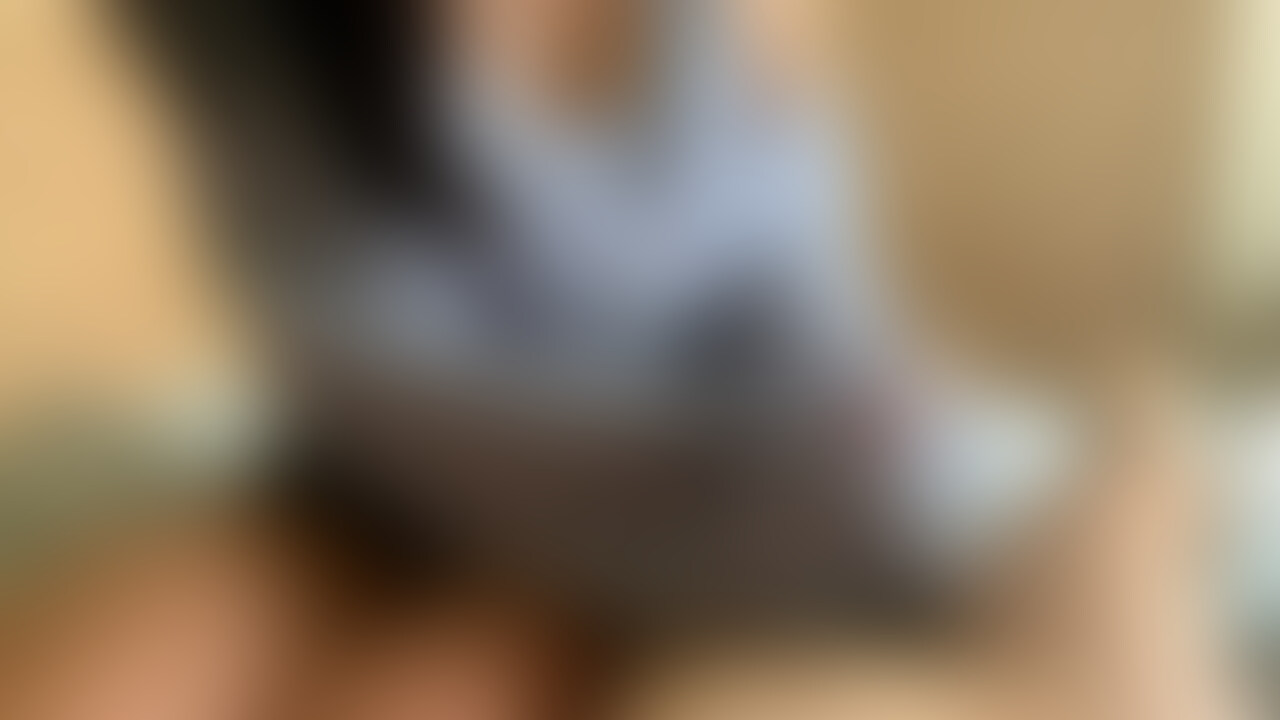 もこもこニットのローション手コキで優しく導いてくれました (2/2)