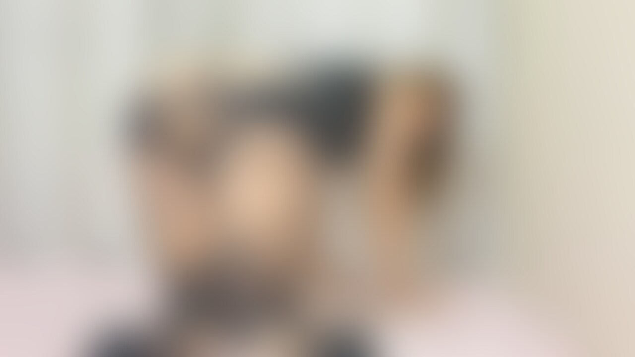 ストッキング破いてみました💕ビリビリって音と破れる感じに興奮しちゃった😍 (2/2)