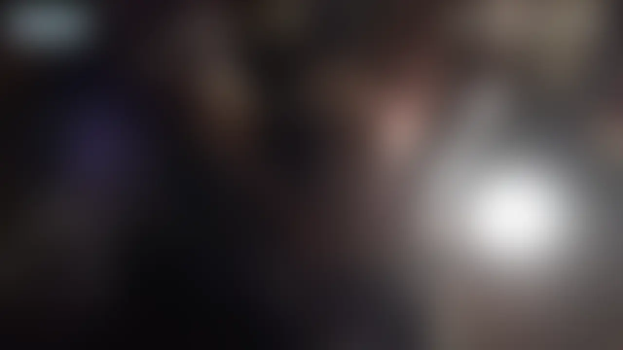 穴ボコ痙攣アクメ
(本編5分51秒)
崩れ落ちそうになっても
腰を押さえつけてガン突き。
崩れ落ちても
覆い被さってガン突きするから
逃げ場がなね。 (2/2)