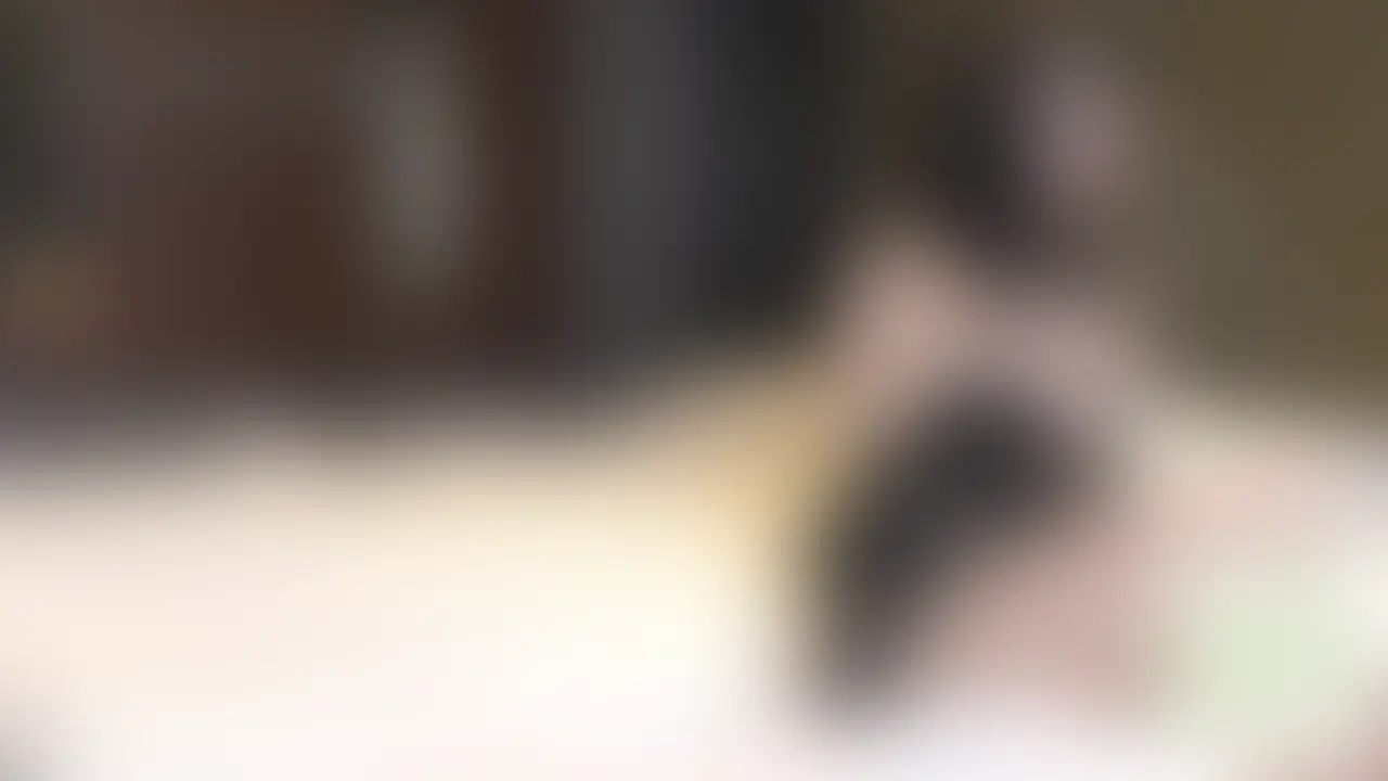 【M男性必見】あすか様の性玩具【あすか様のお仕置き部屋】
珍しく性的なご奉仕を求めあすか様。
しかし必死に愛撫するも、あすか様の反応は薄い。
表情ひとつ変えない。
そして淡々と、冷静に、残酷なほど正確に言葉だけが刺さっていく。
それは全てを否定する勢いのダメ出しの数々。
愛撫に期待を裏切られたあすか様は挿入を促すが、
「入っているか分からない」と、そのプライドまでもへし折る。
結果的に、自分だけが気持ち良くなってしまった男は耐えきれず射精。
待っているのは当然、あすか様からのお仕置きです。
【「あすか様のお仕置き部屋」とは?】
ドラマやCMなどで活躍中の女優さんが仮名で出演する、M男性向けの限定シリーズ。
ありがたいことに全作品をご購入くださっているほど、あすか様ご自身が「M男の望む世界」の熱烈なファン。
出演をご希望されて自ら面接にお越しくださった、意欲的な女王様です。
著名な方のためお名前は仮名、お顔は隠しての編集となりますが、その美貌や表情は画面越しにもしっかりと伝わるはずです。
ご本人に関するお問い合わせはご遠慮いただけますようお願いいたします。
あすか様ご自身のM男いじめプレイはもちろん、本業が女優さんですので、シチュエーションプレイや、過去にリリースした作品のリメイクも製作しております。ぜひ今後の展開にもご期待ください。
・出演者は18歳以上である事を確認し、本人承諾の上で撮影しております。
・第三者への提供・譲渡・販売は禁止させて頂きます。 (2/2)