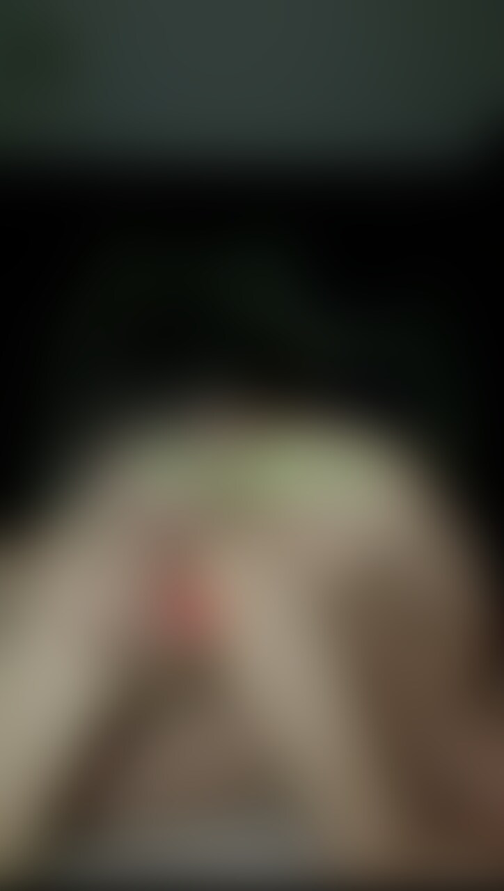 23歳細身コンサル穣①
コンサルは激務!!仕事のストレスはセックスで発散!!
ということでご依頼いただいたこちらのお嬢様。
普段は真面目なのにセックスではひたすら快楽を得たいという隠れ変態。
いきなりシックスナインでお互いの性器を貪り尽くす。
処理されたワレメから噴出されるエロ汁は絶品🤤
前菜が終わりアブノーマル体位のきぬたというメイン開始!
ほんまスケベな体位やで。 (2/2)
