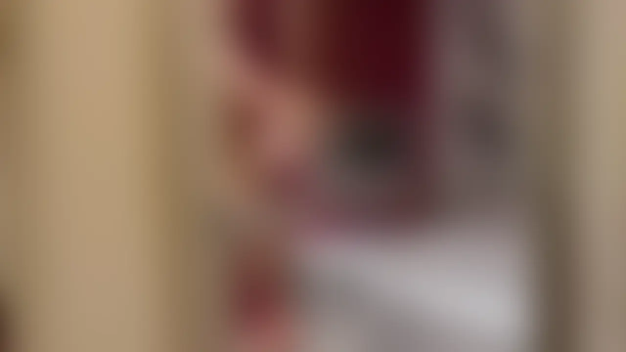 大学の春休み、まさかスクールカースト上位のあの子が部屋に遊びに来てくれるなんて……。
​普段のキラキラした姿からは想像もつかないけど、実は「可愛がられたい」っていうペット願望がすごくて、そのギャップに完全にやられた。
​とにかく時間をかけて、じっくり、丁寧に全身をほぐして感度を上げてあげたら、もう準備万端。いざ受け入れる瞬間の彼女の反応がすごくて、全身が震えちゃうくらいの衝撃だったみたい。
​あんなに感じきってるエロすぎる身体に、吸い付くような最高の締め付け……。あの快感はマジで忘れられない。今年の春休み、この身体を知っちゃったのは最高に贅沢すぎる体験だった。 (2/2)