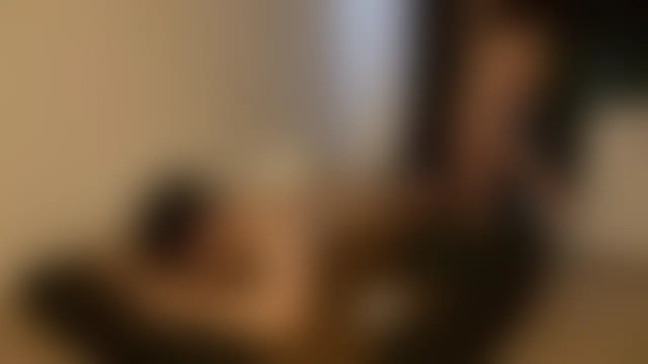 スケスケランジェリーで本番しちゃうメンエス嬢 (2/2)