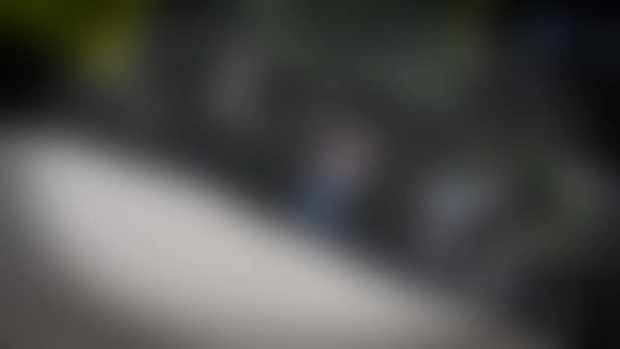 本編⬇️ 💋さやかちゃん(20)💋 アプリ：ティンダー 職業：コンビニのバイト

👅横動画👅

💋さやかちゃん💋
出会い　：ティンダー
年齢　　：25歳
職業　　：コンビニのバイト
カップ数：Hカップ

まずはカフェに行く事に、今回はとんでもない逸材とマッチしました😎

神がかっています。
これとヤル為に生まれてきたようなものです。
コンビニのバイトでひたむきに頑張っているのがまた素晴らしいです。

こんなエロいHカップの子がコンビニにいるのを想像するとAVさながらで興奮します。

かなり肉食系の子で非常に好感を持てます。

相手が羨ましすぎます😫

彼氏もしっかりいるが内緒で活動しているのが本物です。

セックスが大好き過ぎて体が疼くそうです。

マジもののプレイヤーです😎


そのままホテルへいき興奮が収まりません。

すぐ様キスをしとんでもないおっぱいを揉みしだくと興奮が更に跳ね上がり意識が狩られそうになります。

服を脱がしブラをもついにはがします。

なにがすごいって全く太くない、むしろくびれ、足の細さ、長さも完璧で見てるだけでヨダレが出てきます👅

我慢できないので舐めていきます。

迫力満点なので舐め甲斐しかありません。

続けてオマンコも舐めていきます。

さやかちゃんも次第に息遣いが荒くなり感じてきています。

喘ぎ声が大きくなっていきます。

丁寧におまんこも弄っていき、ぬるぬるなマン汁が溢れてきます🫥 (2/2)