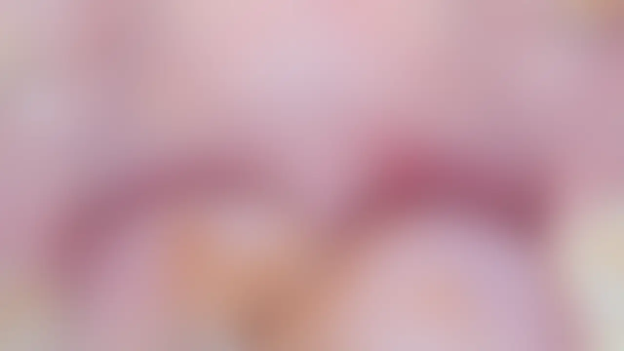 まなちゃんのマクロ探究=食事編=
まなちゃんの食事~歯磨き~唾垂らしまでを接写いたしました!
お菓子が溶けていく様子・咀嚼されていく様子… ドロドロになったおくちの中…お楽しみください。 (2/2)