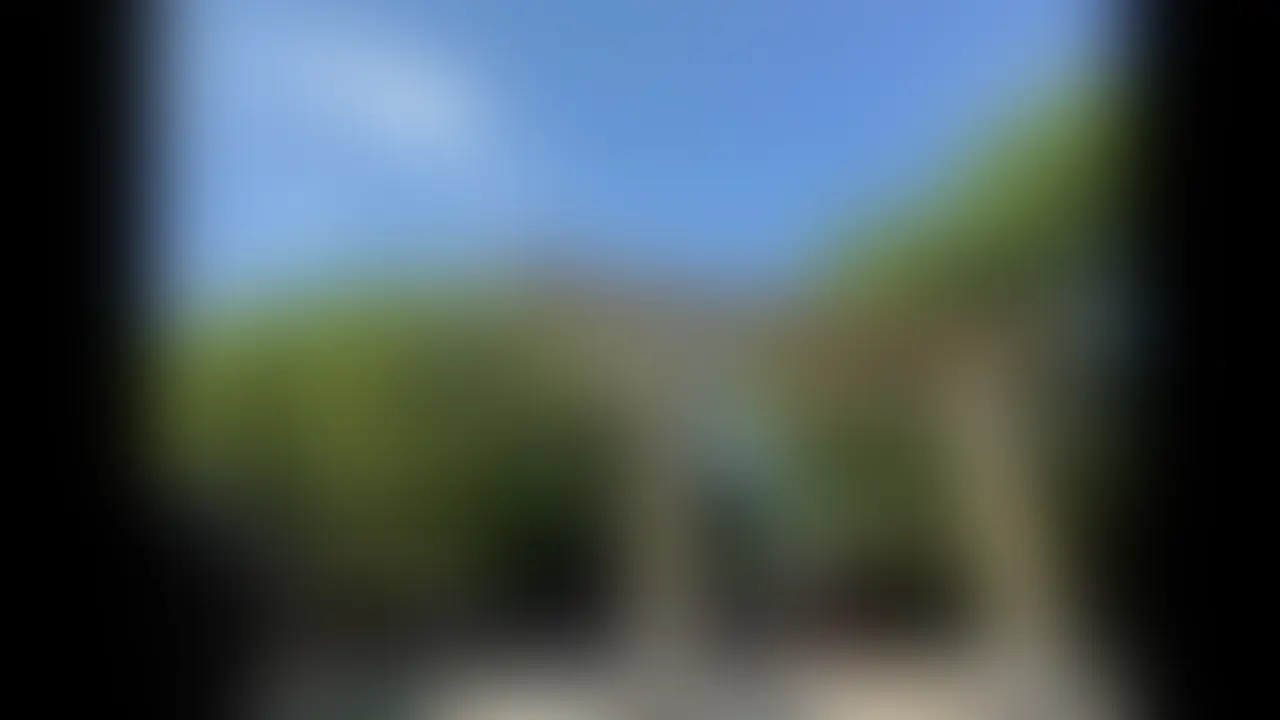 【ナンパした美人JD18歳】
そらがナンパして持ち帰ってエッチしてるとこに旦那が突撃して3P。
旦那が行ったらもうすでにイきすぎて無抵抗だったのですぐ生ちんぽぶち込んでオナホセックス笑
生ちんぽ入れたら「もう壊れちゃううう!!!イく!イく!」って言いながら爆イキ。
旦那がオナホにした後3Pでイかせまくって3発生中出し (2/2)
