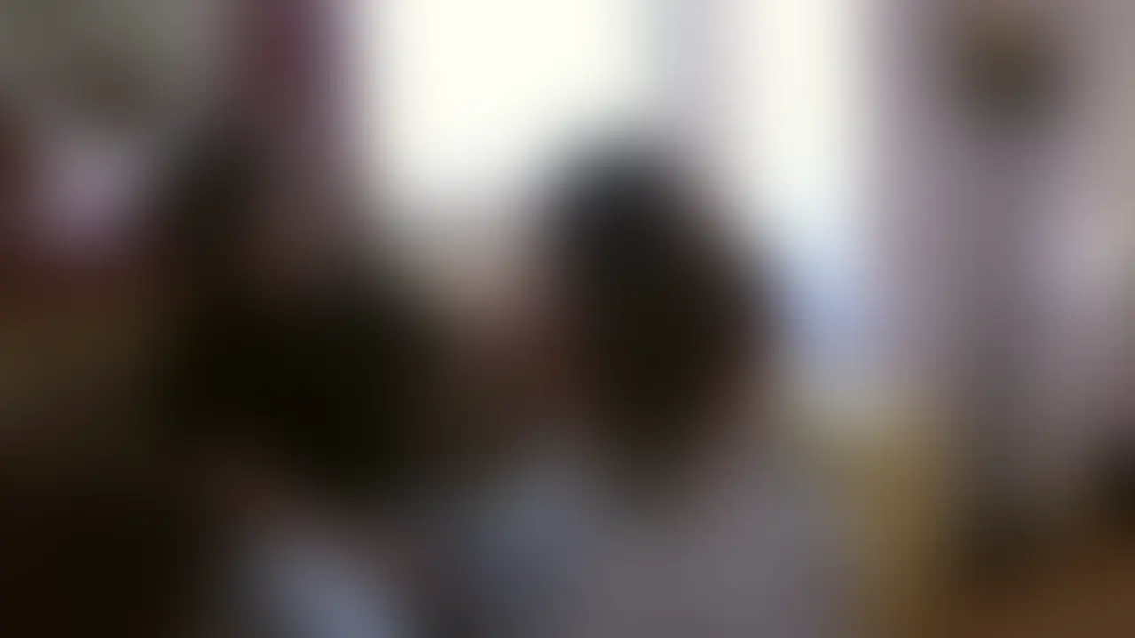 【10代で産んだ娘へ「ママ、今日は遅くなるから1人でご飯食べてね。」
ムッチムチ桃肌奥様の肉厚マ●コをいただきマッス!!】(0:50:54)
■お名前
Sさん
■年齢
29歳
■結婚歴
5年
■家族構成
夫・本人・長女
■夫への不満(旦那とのエッチに飽きちゃった)
・正直、もう旦那とのエッチに全然興奮しない。
・やること全部同じで、飽きるどころか退屈。
・ときめきも刺激もゼロ、ただの作業。
・気持ちより義務感の方が強くなってるのが終わってる。
・「またこれか」って内心冷めてる自分がいる。
■俺様のレポート
(小声)...お嬢さんゴメンネ!ママ借りちゃってw
でも、一番悪いのはお父さんだからね? (2/2)