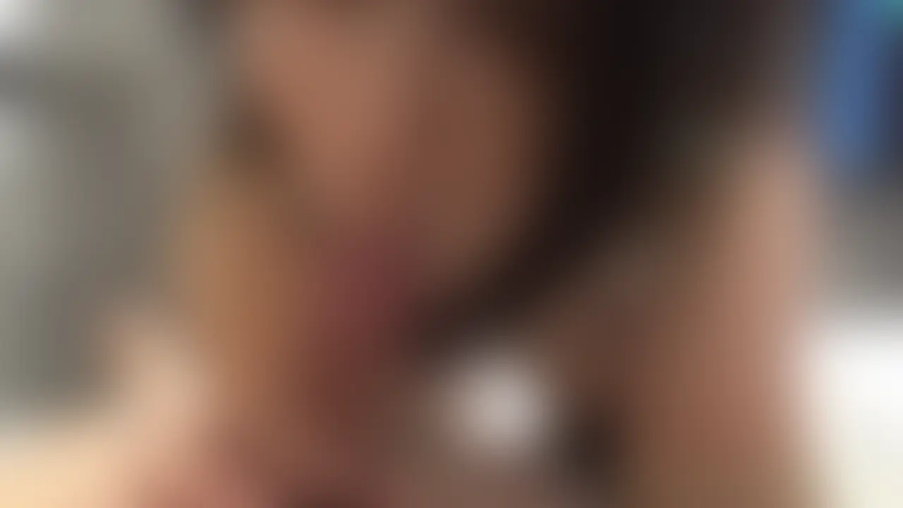 シンママゆう、妊娠確定編のフェラチオシーンです。
息子と最愛の恋人がいながら、これから孕ませられる他人棒をむさぼる姿がたまりません。
While living a calm life with her beloved partner, Yuu gives in to forbidden desire as she takes in another man’s warmth — a turning point that may change her future forever. (2/2)