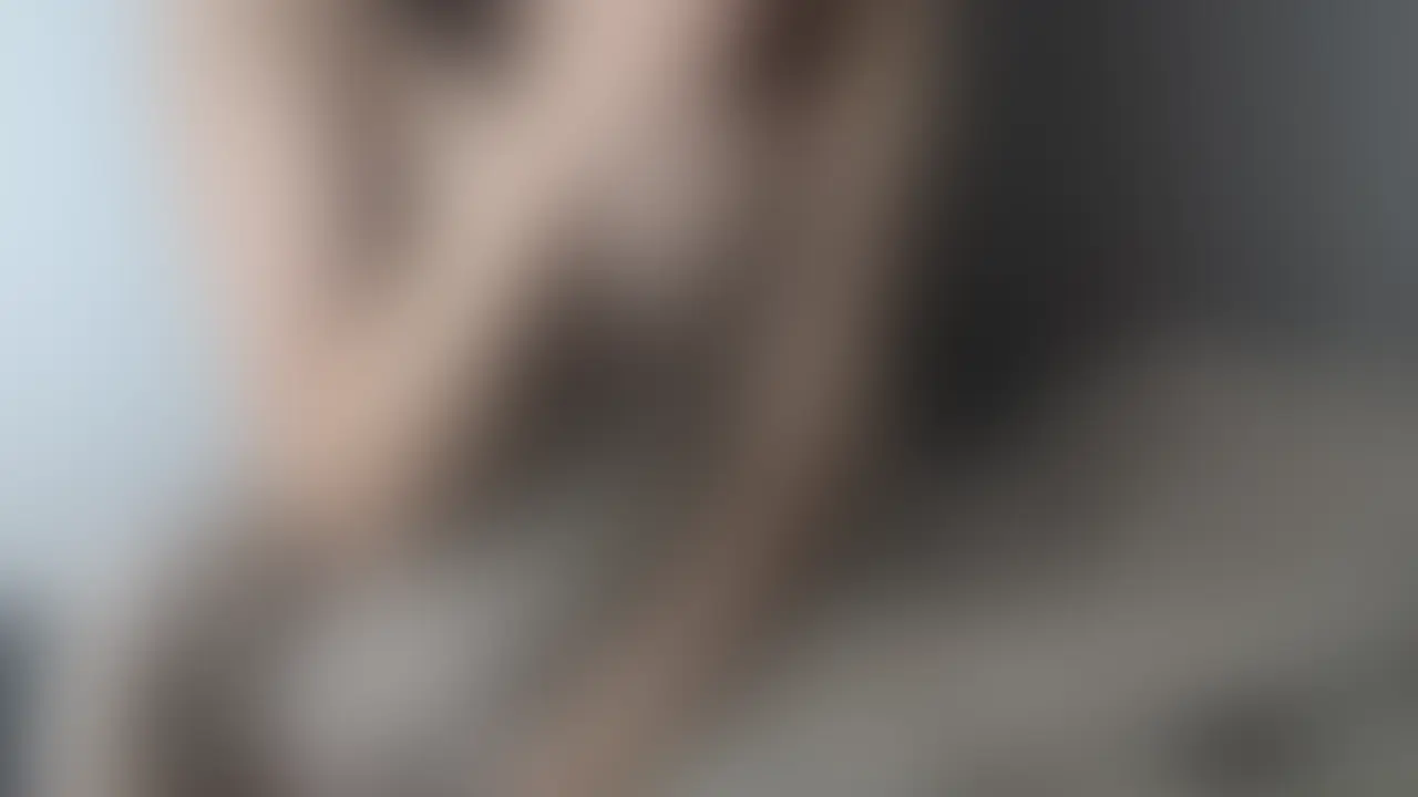 ただの紐なのにお股に食い込ませてオ◯ニーの道具にしちゃう変態巨乳女子です…♡ (2/2)