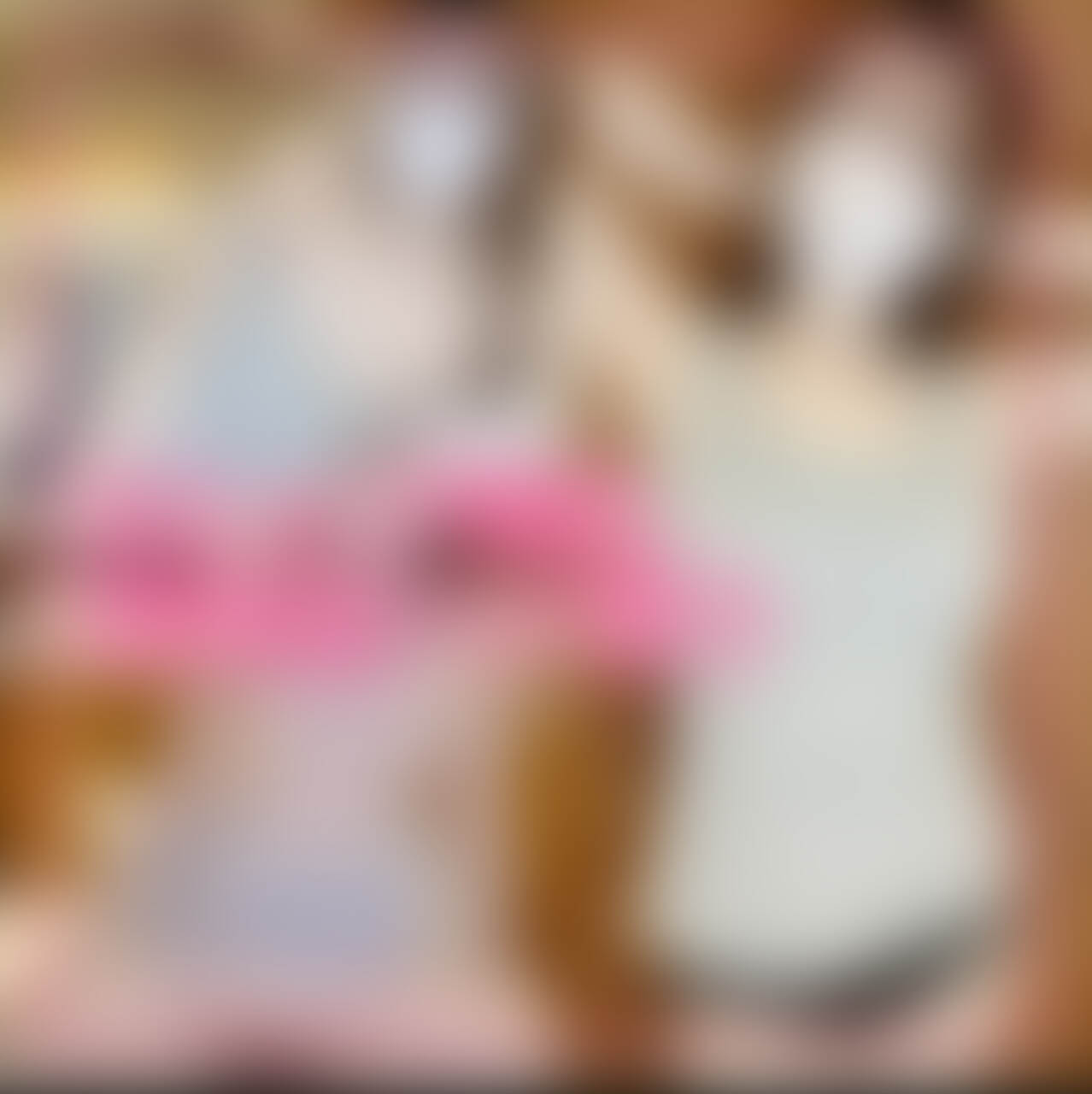 はじめに「いいね♡」を押していただけると嬉しいです❣️
今回は雨の日だったので、お部屋でのんびり過ごしながら撮影しました☔️💕

お出かけできなかったぶん、ふたりでゆっくりお話したり、くっついたりしながら、まったりした時間を楽しんでいます🥺💓
部屋着やTシャツ、タンクトップみたいなラフな格好って、いつものコーデやコスプレとはまた違った雰囲気があって、私も結構お気に入りなんです…♡
雨の音を聞きながら、一日中お部屋でのんびり過ごす時間もすごく心地よくて、たまにはこんな日もいいなぁって思っちゃいました🥰

これから少しずつ暖かくなってきて、春も近づいてきますね🌸
お花見に行ったり、いろんな場所へお出かけしたりしたいなぁって今から楽しみにしています💓
今回は、おうちデートみたいにまったり気分で、ゆっくり楽しんでもらえたら嬉しいです🥰💕

改めて、プランにご加入いただき、動画を見てくださって本当にありがとうございます🥹💕
コメントやリクエストもいつも楽しみに読ませてもらっています💓
これからも応援してもらえたら嬉しいです🥰✨ (2/2)
