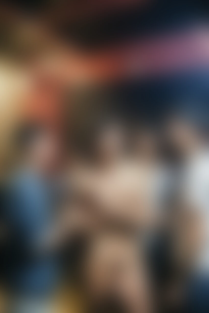 夜のクラブですっぽんぽんのイケメンを狙う男達🔞 sample 1