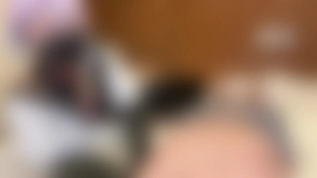 エロいレザー手袋のお姉さんの搾精手コキ (2/2)