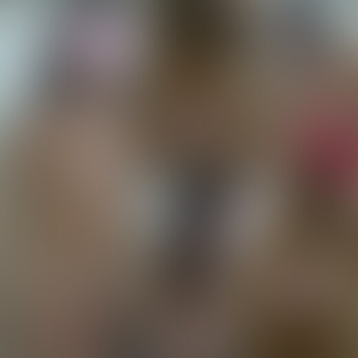 これは更衣室の中に仕掛けられたカメラの禁断映像になります！

中に入ると制服のベストを脱ぎ、ブラウスのボタンを外していきます。
下はカップ付きと思われる白いキャミソールでした！
ゆるく着用しているため、前かがみになるたびにカップと胸に隙間ができて非常にドキドキします。

さらにスカート脱ぐと腰の部分に結び目があるおしゃれなパンティです。
スレンダーで真っ白な太ももがエロいですね！

下からのアングルのカメラにはもりっと膨らんだ股間が間近で確認できます！
エッチなモリマンを撫でまわしたいですね。

２着目の露出度高めのセクシーバニーちゃんです！
下着姿になってコスプレを確認し始めます。
この衣装を着ると白いキャミソールではかなりはみ出してしまうことでしょう。
気づいた彼女は少し悩んだ様子を見せますが、大胆にキャミを脱いでくれます！
なんという美乳ちゃんなのでしょうか！
まさにピンク色のキレイ過ぎる乳首が最高に興奮してしまいます。

そしてついに水着へのお着がえでです。
まずは上のコスプレをずらして両方の美乳首をすぐさま露出してくれます。
しかもそのままスカートを脱いでくれますので、長い時間きれいな乳首を見続けることができます！
スレンダーな華奢ボディにピンクの乳首がとっても素敵ですね！

布地の少ない水着のバランスを気にしつつも、ついにパンティをゆっくりと脱いでくれます。
まさかのつるつるなパイパンちゃんでした！
最近の若い子はパンパンが流行っているというのは本当のようですね。
この顔と身体でパイパンなんて、背徳感満載の素晴らしくエッチな気分になってしまいます。

下からのカメラにはもちろんパイパンまんこがすぐ近くで堪能できてしまいます。
つるつるなので割としっかり見えてしまっていることに感謝したいです！

色白スレンダーでアイドルのような顔をしている上に、おっぱいもあそこも非常にキレイでかわいらしい身体をしております。
無垢な女の子の無防備な着替え姿は本当に興奮してしまいます。
いつかこのピンクのぷっくり乳首をこねくり回したいですね！ (2/2)