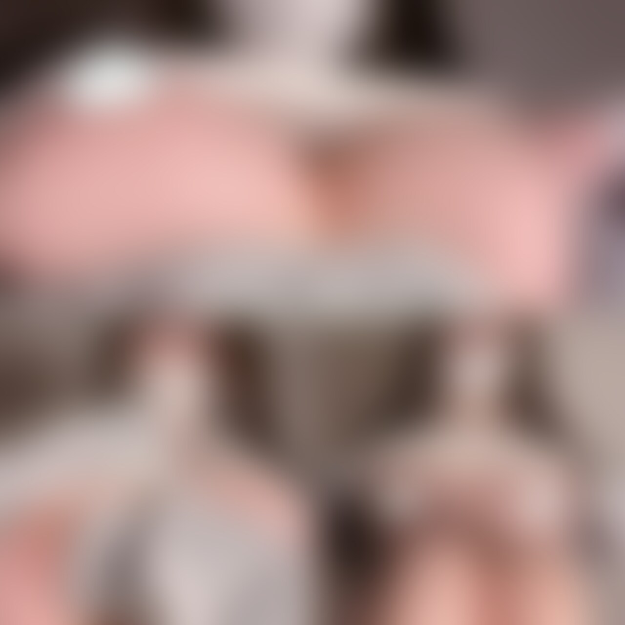 恥ずかしがりながら本気ちくにー♡
乳首がすごく敏感で、何回もすぐイッちゃう....😖
普段不意にボールペン当たるだけでビクッとして声出ちゃうレベル、、
今回乳首吸引おもちゃ使って大変なことになったよ〜
ビンビンになったティナの乳首は必見ですっ♡///
個人的にこの動画何回も見返しちゃうんですよね💓
それぐらいティナのおっぱいはなんか中毒性ある、、気がする、、🫶
コメントといいね待ってます♡ (2/2)