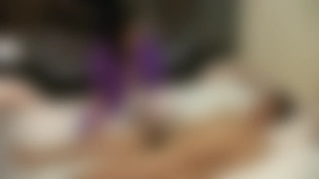 かなり渋めのキャラをコスプレしているので需要は薄いかも知れませんが、好みに合う方にはドンズバかと思います。恐らく、世界でも彼女しかこのコスプレでのエロビデは見たことがありません。
元・獏羅天、音速の四天王の那森 須王くんの不倶戴天の特攻服を着た、レディースの女子、というコスです。
コスに合わせてトッポイ話し方など設定も凝っています。
長さ:12分23秒
フレーム幅1280×720
※こちらはシチュエーション動画になります。
※被写体の年齢確認は確実に行っており、年齢確認書類のコピーも所持しております。 (2/2)